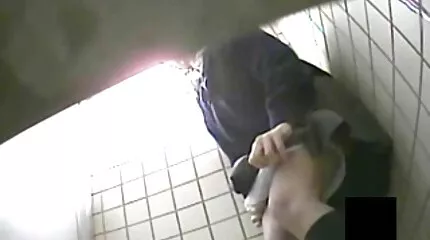 Masturbating gratis danske sexfilm med fingre og falske penis.