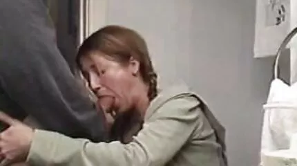 Kira Peres knepper med stedbror. porno dansk gratis