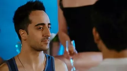 Kneppet i røven gay porno film med sin mands kolleger.