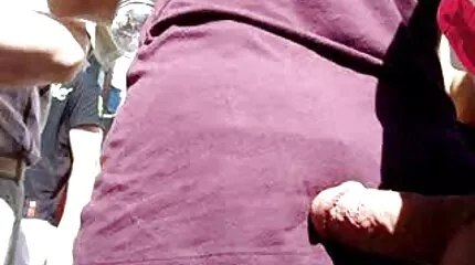 En porno film live ObIra Oba sutter pik på cam.