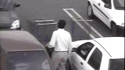 Husholdersken gør en smuk dreng. porno film orgie