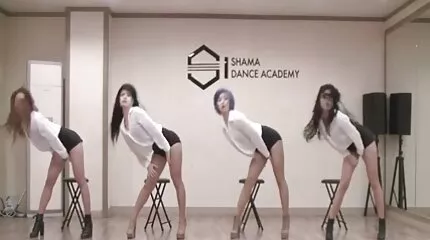 Maria Antonella giver gratis danske pornofilm det til sort ved poolen.