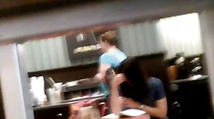 Ivi tøjler lækker mor porno viser plastik, onanerer elegant og orgasmisk.