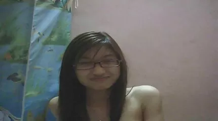 Latina Katrina Moreno har en franske pornofilm nabo med silikone bryster.