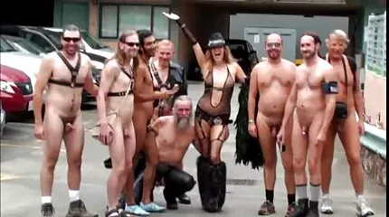 han har en hals med stedmor porno en hals.