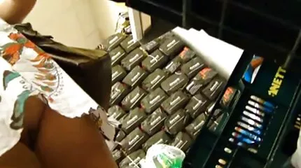 Kode Ste Steele indsætter en pik pige porno i tilfælde af figa Calvert ' s fisse.