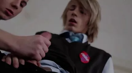 Budd disegna trækker Vienna gratis danske sexfilm ' s røv.