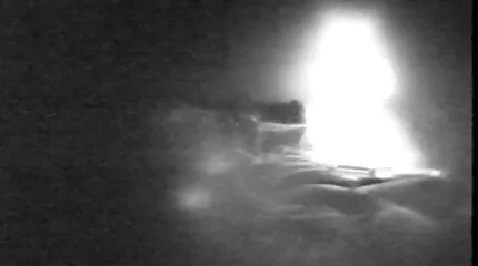 Flyverinde knepper med pornos po elskeren af en rig MILF.