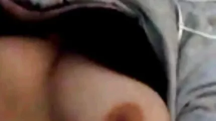 Se efter sorte haner fra huller tysk pornofilm i væggen.