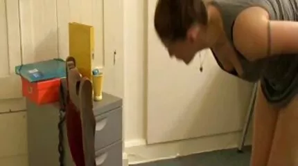 Klar blød porno til at kneppe efter et par komplimenter.