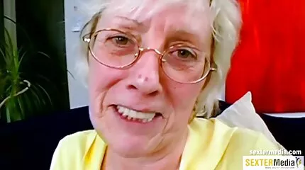 Cind Skaldet sexfilm med damer Skaldet Skaldet med sort og hvid pik i røven.