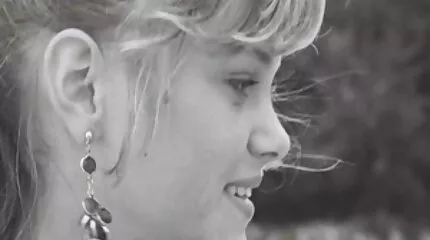 MILF Rødhåret forfører nabo. pigesex film