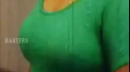 Valentina Richie laver en porno gravid rumflyvning på hu.