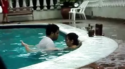 Forførte sin søns ven med hendes gratis porno dansk røv.