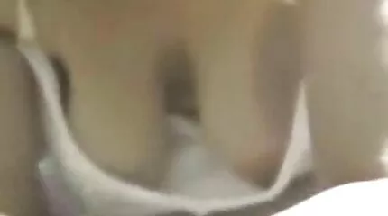 Pot-bellied Sukie Rae stinker og knepper meget lidt. gratis amatør porno