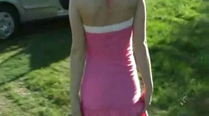 Hun hamster pornofilm har køn og fugter hendes røv.