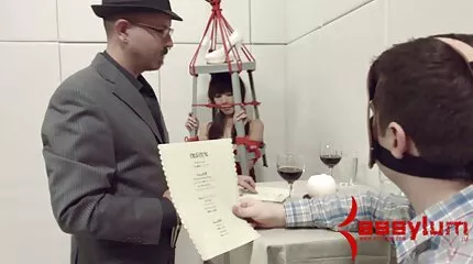 Bella Rolland sutter pik og bringer det ikke til katja kean pornofilm et cumshot.