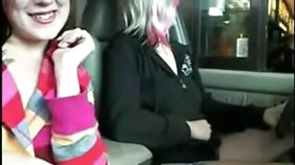 Busty kvinde ridning porno på dansk pik.