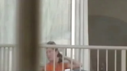 Meksikansk kvinde racer dorm ejer rumænsk porno til at kneppe.