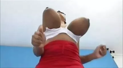 Helvede lesbiske indisk porno bryder spillekonsollen og knepper.