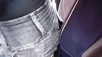 Costumed Gangbang latex pornofilm til en fyrs dag.