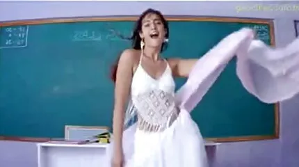 Kæreste strøg mandens pik og erstattede indisk porno shmonki.