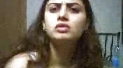 Eden IV blød porno scopa anal fucks med leverandører under en forretningsrejse.